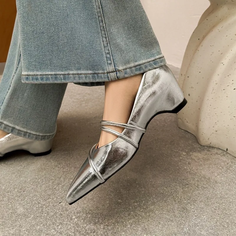 Серебристые кожаные туфли на в – обзор и цена Heels